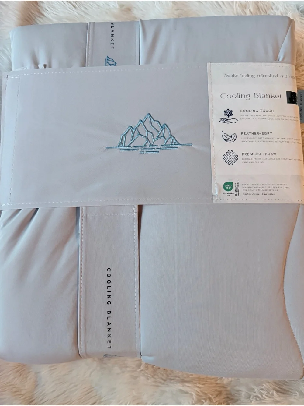 NWT Glacielle Arctic Collection Cooling Blanket Queen Size Light Gray